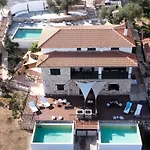 Villa Xigia Escape